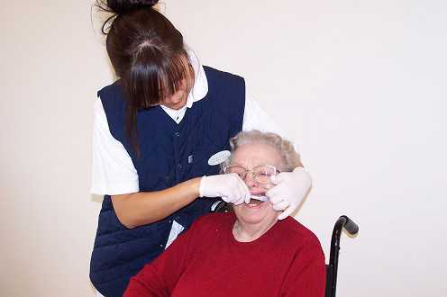 Tandbørstning på plejehjem